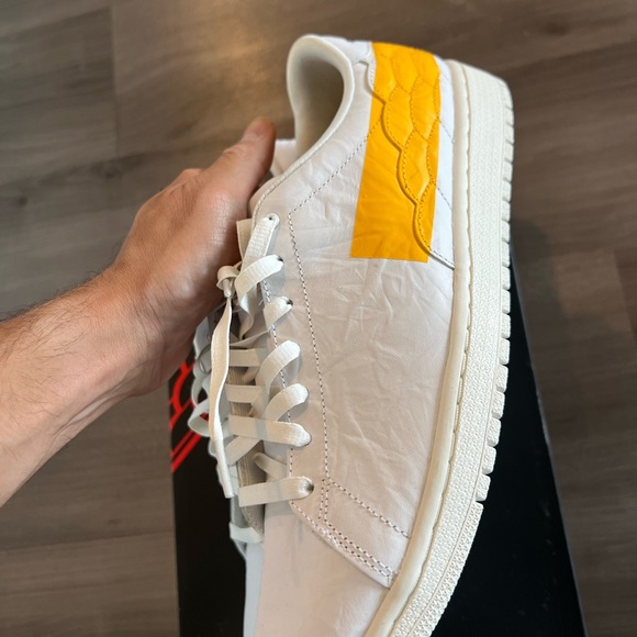 Jordan 1 Low Centre Court - Picture 3 of 6